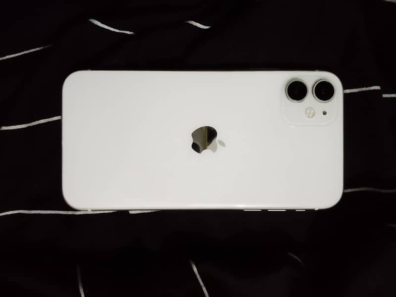 Apple iPhone 11 3