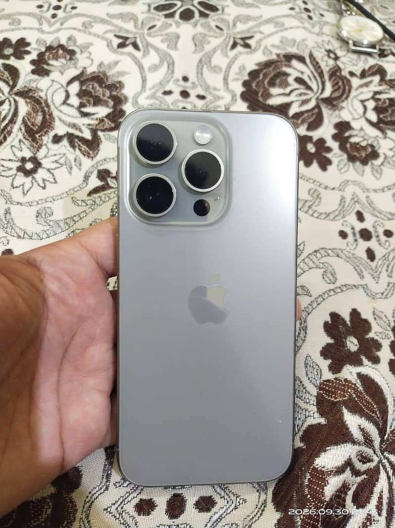 Apple iPhone 15 Pro 0