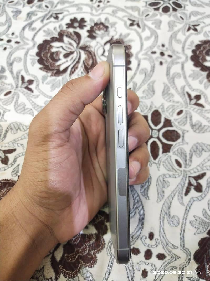 Apple iPhone 15 Pro 1