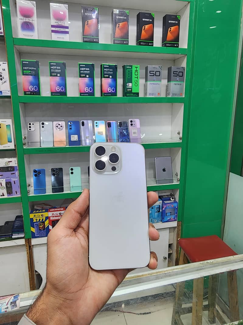 Apple iPhone 15 Pro Max 0