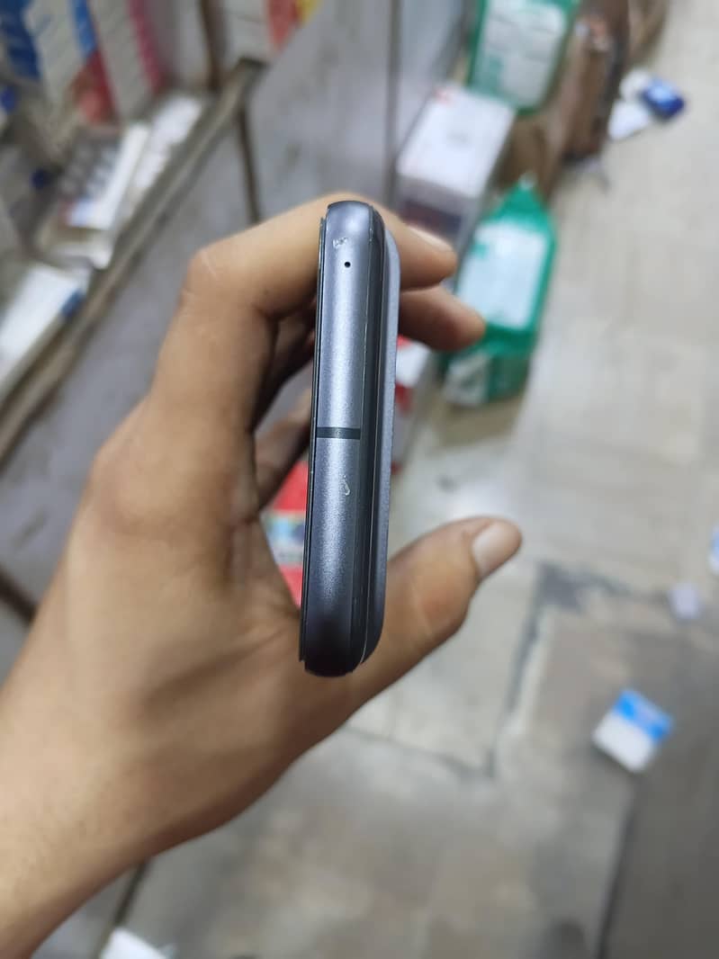 Google Pixel 8 4