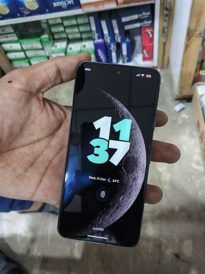Google Pixel 8 5