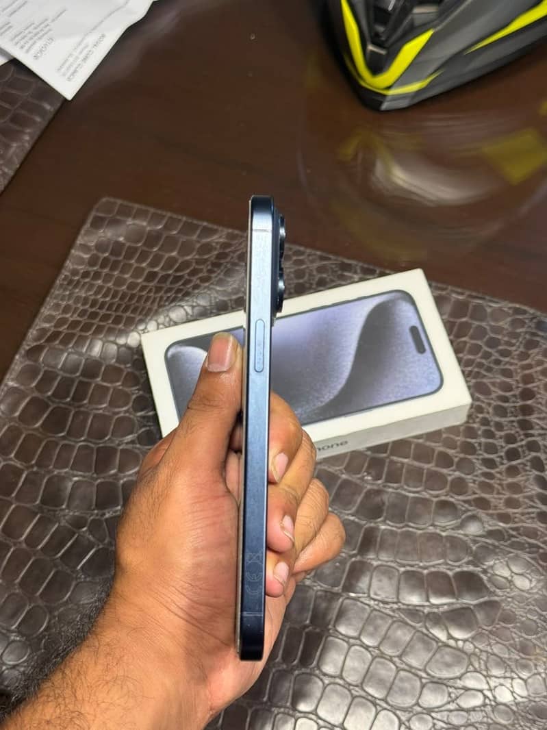 Apple iPhone 15 Pro Max 0