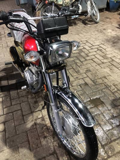 Honda 125 2027 special edition golden