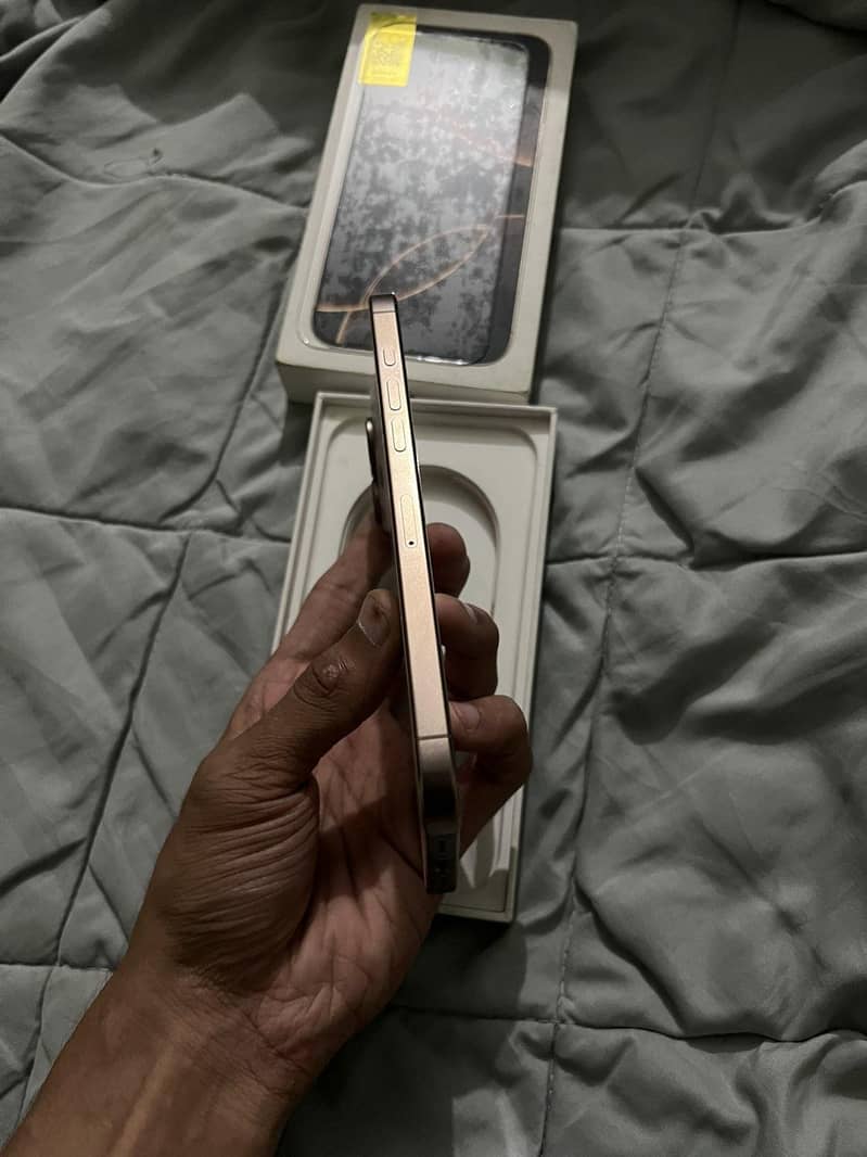 Apple iPhone 16 Pro Max 3
