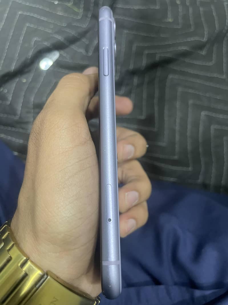 Apple iPhone 11 3