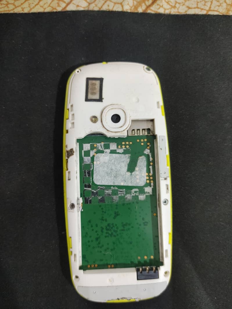 Nokia 3310 4