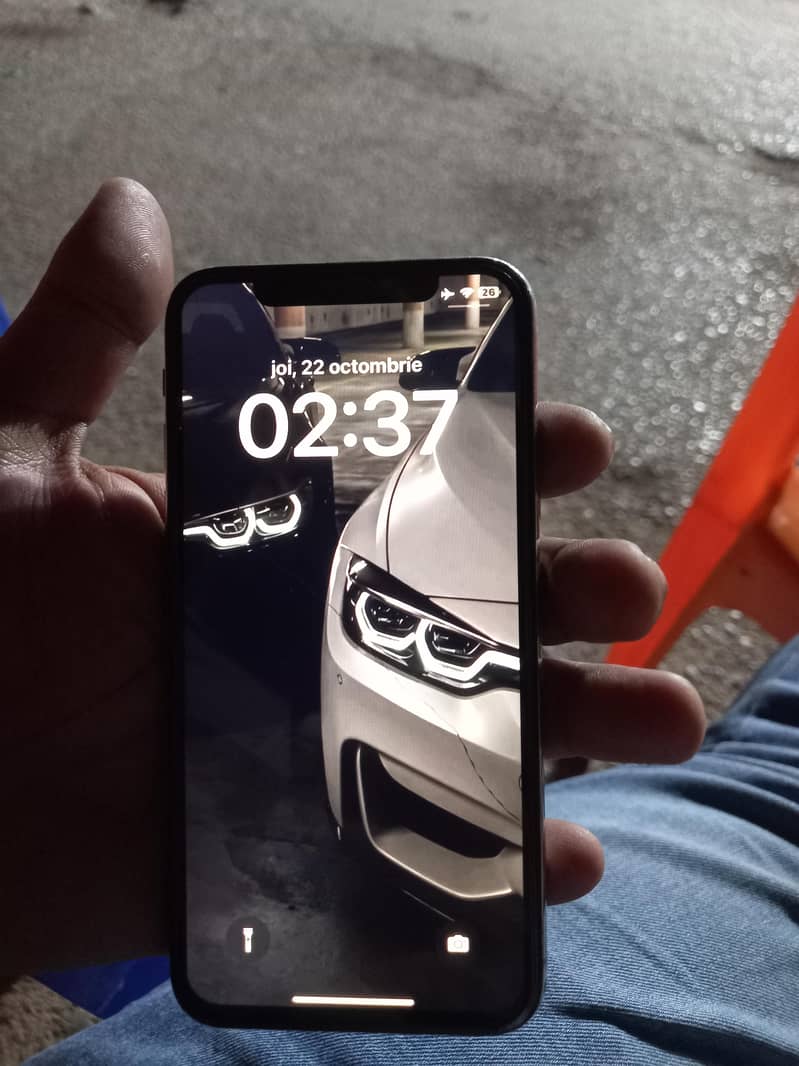 Apple iPhone X 4