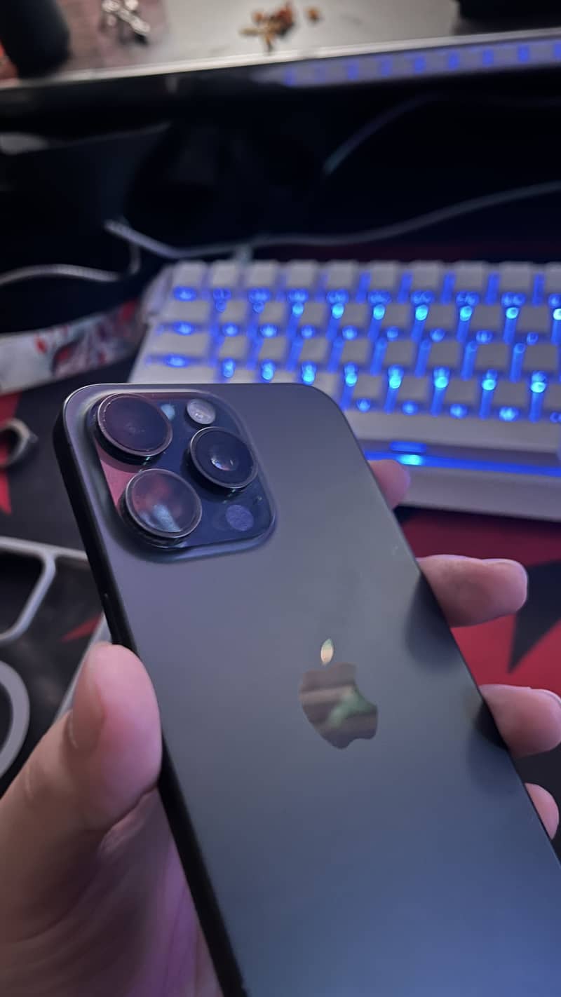 Apple iPhone 15 Pro Max 5