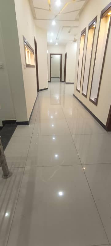 1 Kanal Brand UPPER PORTION available for rent