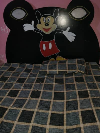 KID BED QUEEN SIZE IN GUD CONDITION PLZ CALL 03281010987