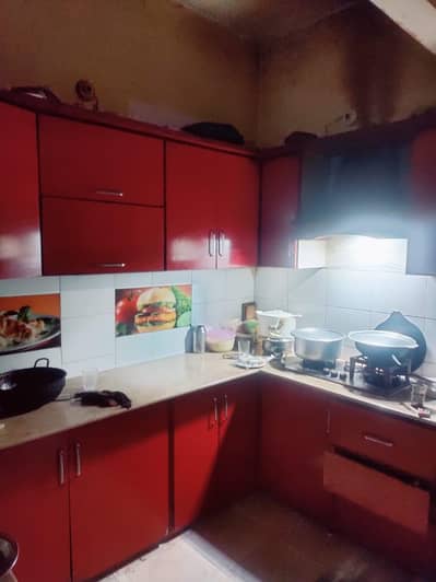 house fot sale at johar block 10 near Kamran chowrangi