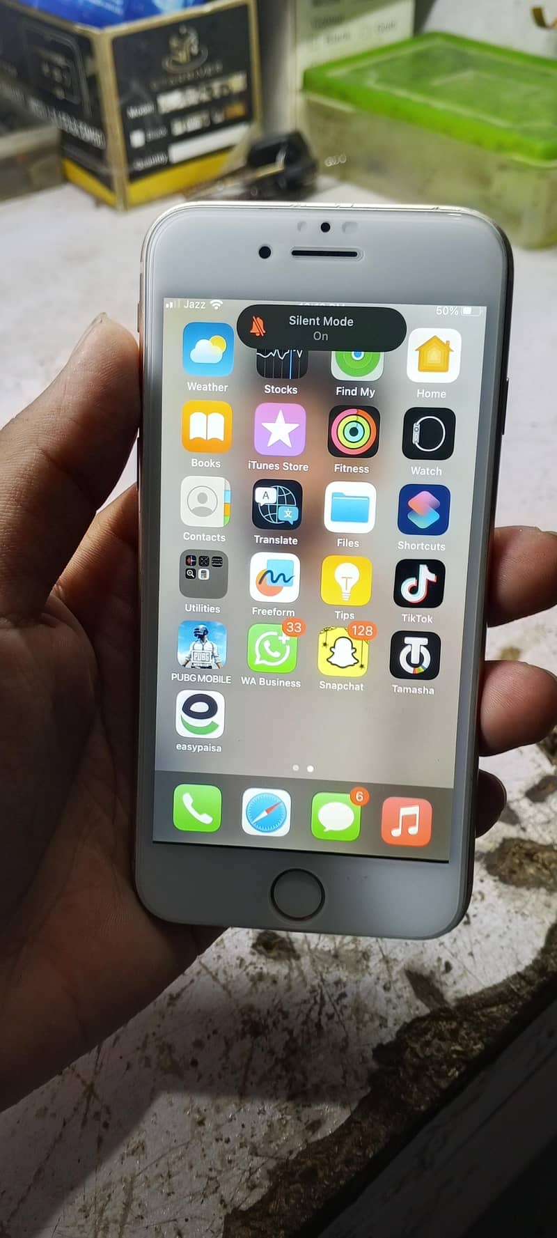 Apple iPhone 8 3