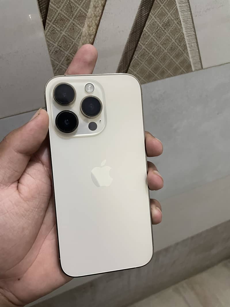 Apple iPhone 14 Pro 0