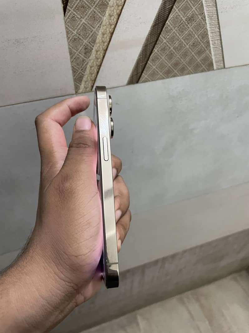 Apple iPhone 14 Pro 3