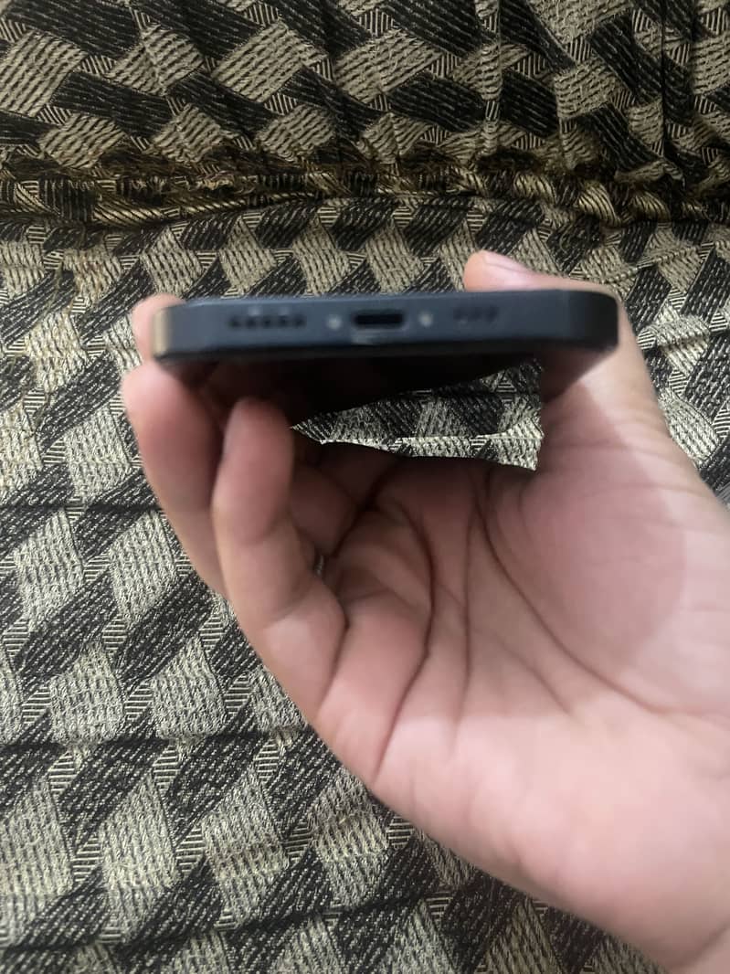 Apple iPhone 13 2