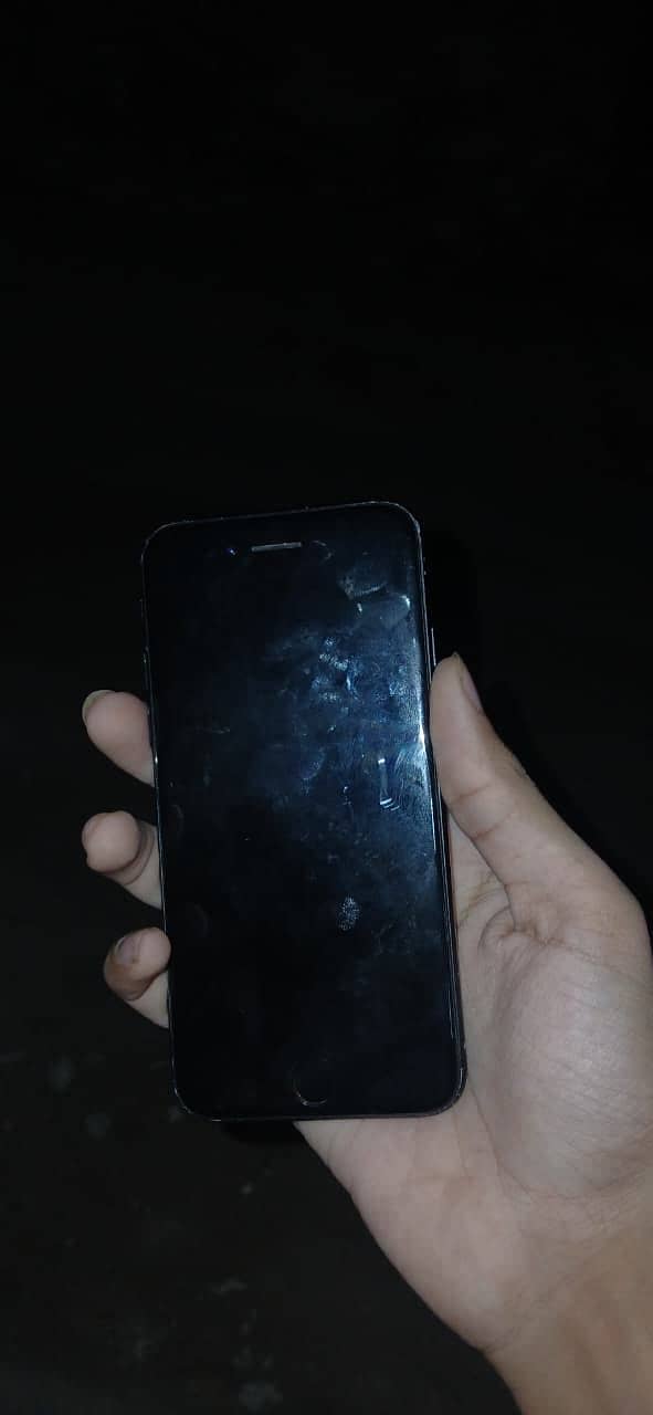 Apple iPhone 7 1