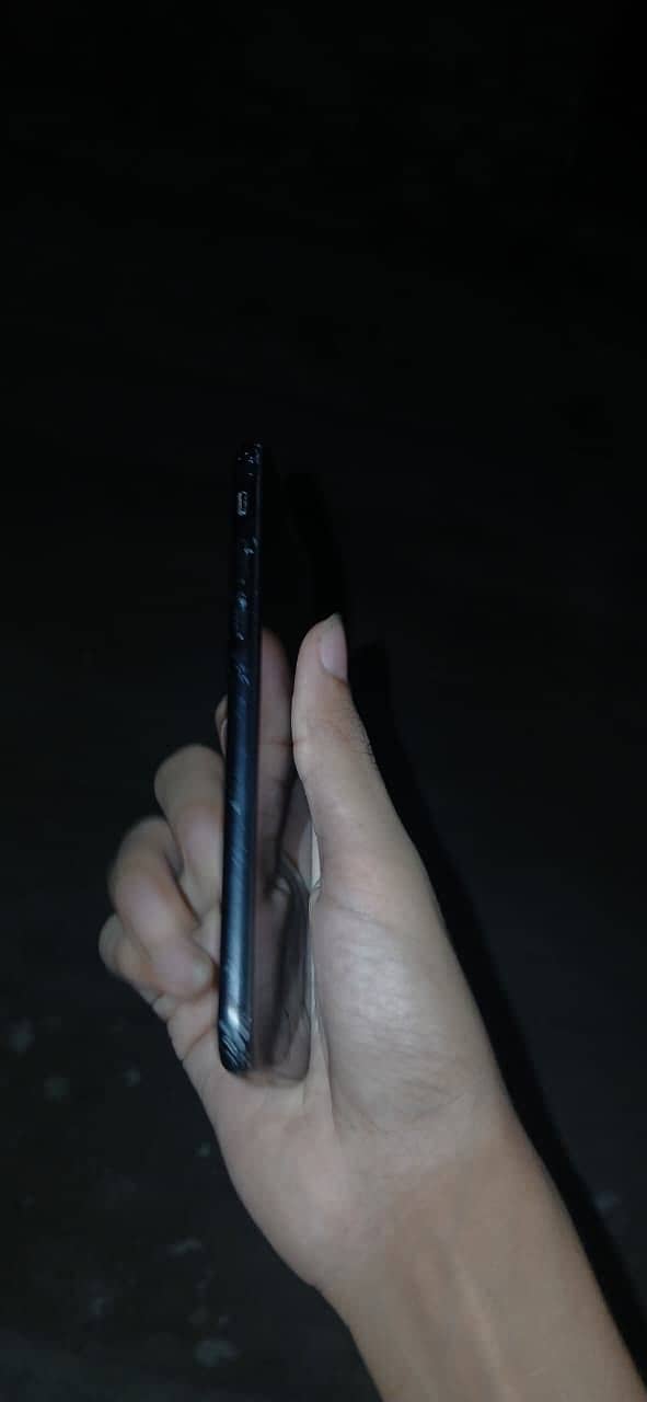 Apple iPhone 7 2