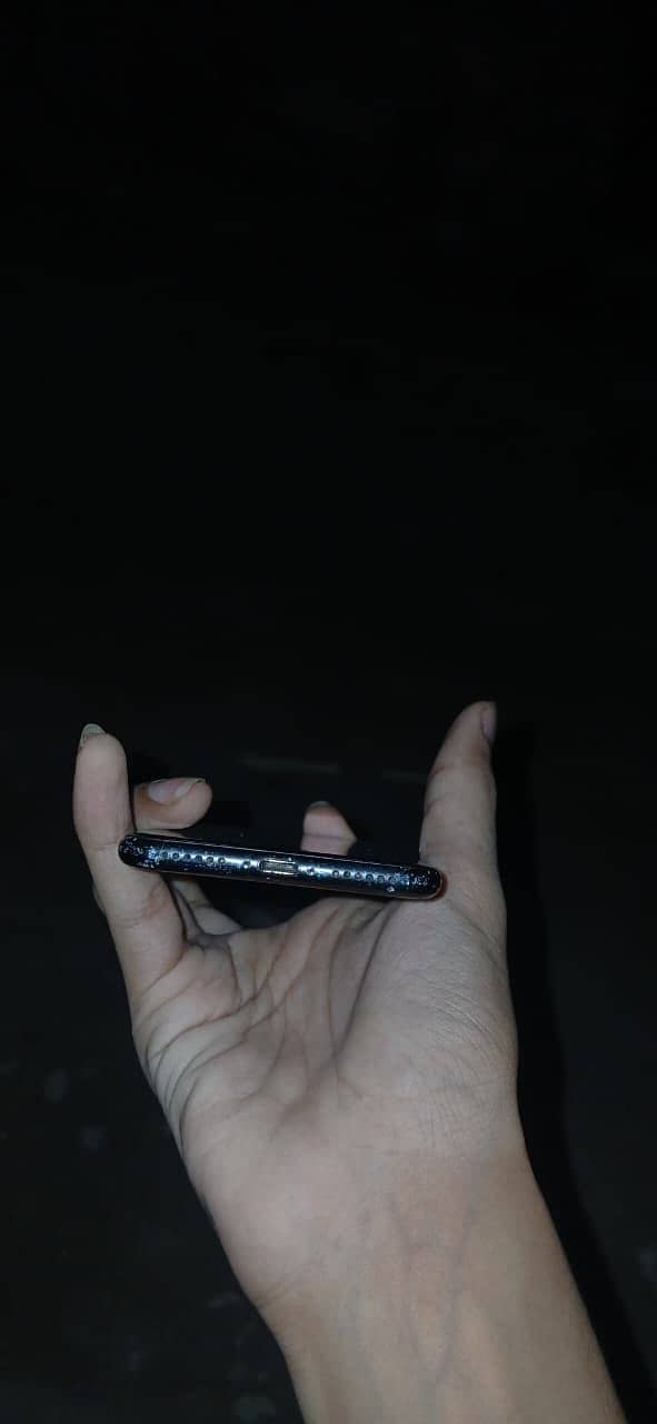 Apple iPhone 7 3