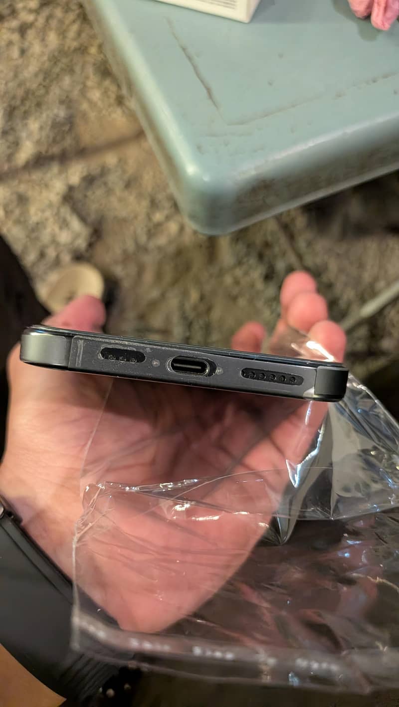Apple iPhone 16 Pro Max 3