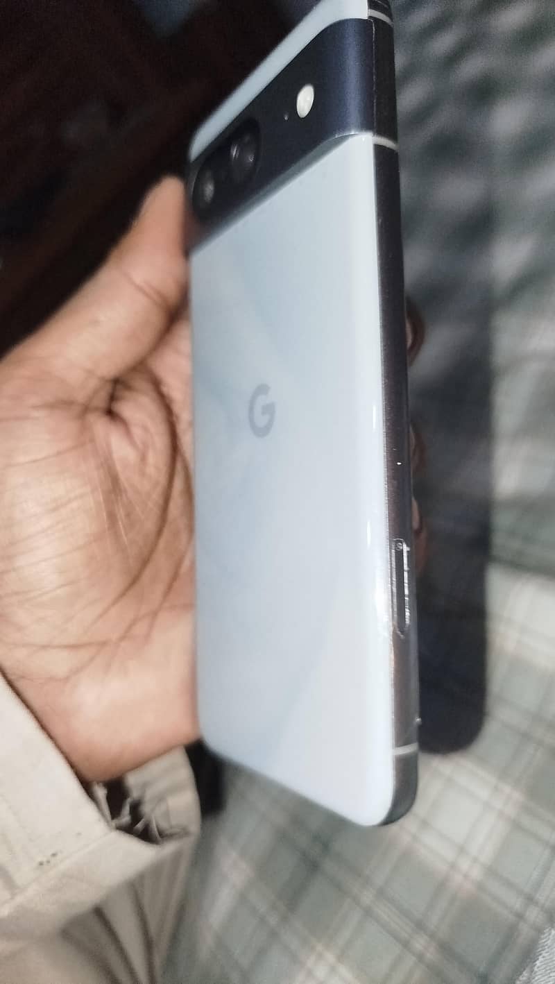 Google Pixel 8 1