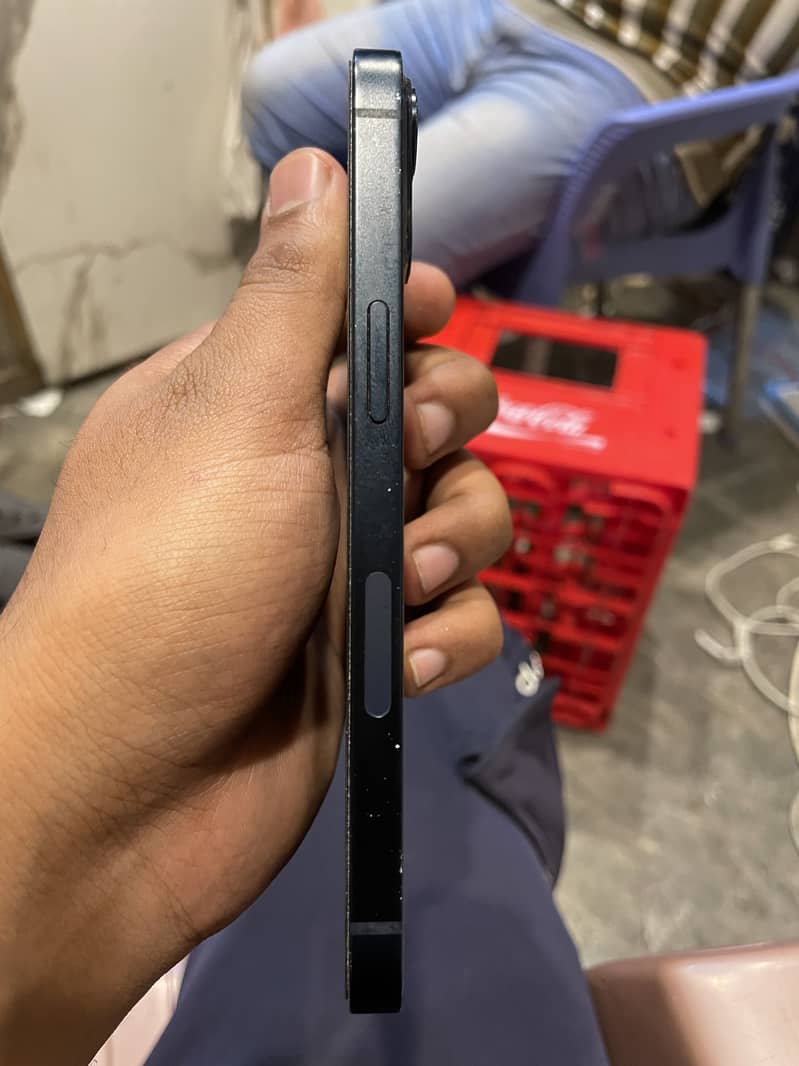 Apple iPhone 13 3