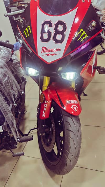 Yamaha R1M 400Efi