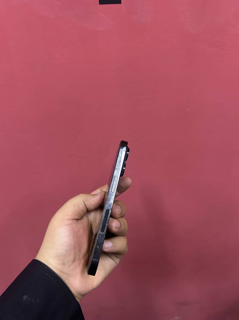 Apple iPhone 14 Pro 2