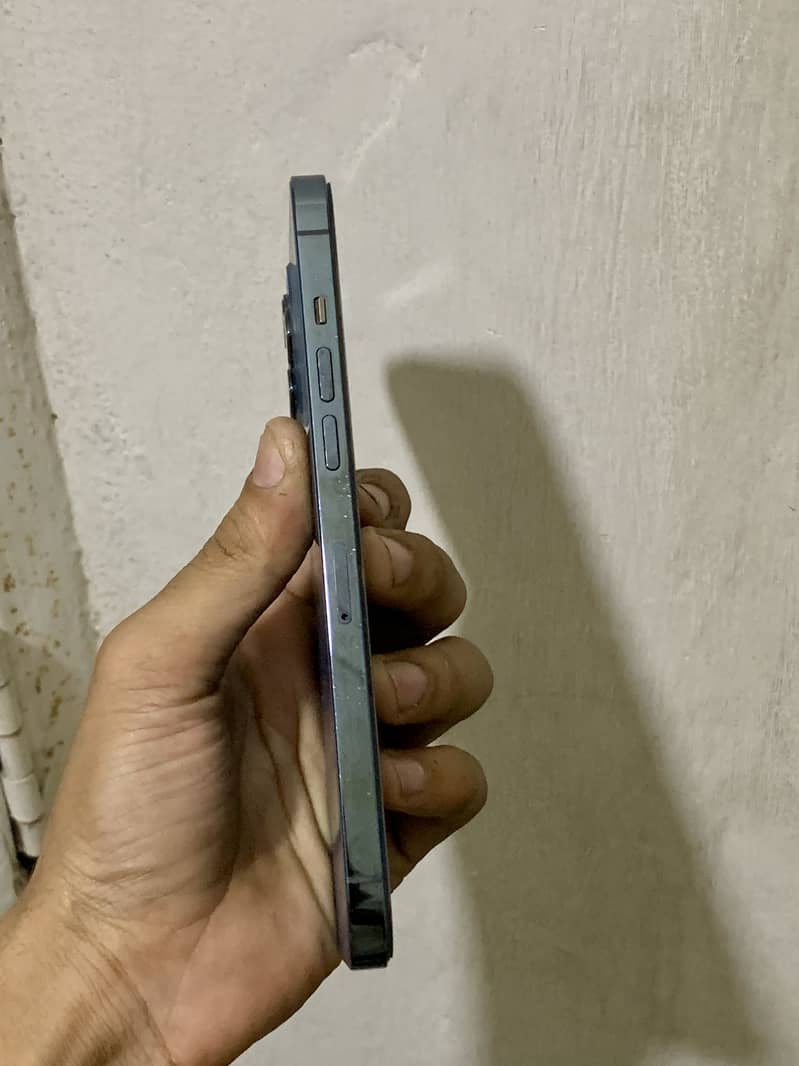 Apple iPhone 12 Pro Max 3