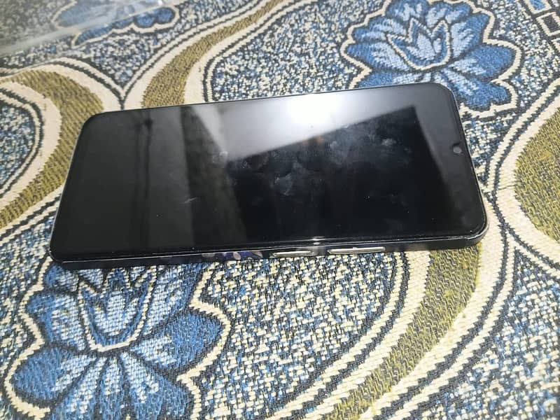 Realme C61 4
