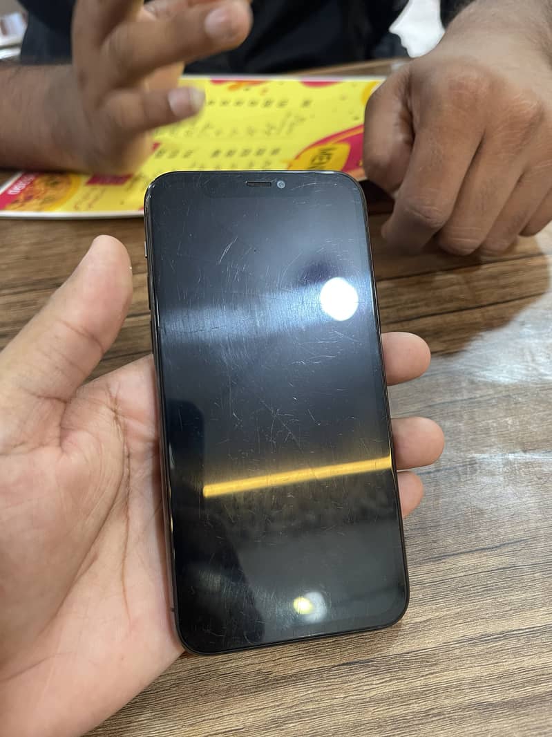 iPhone 11 Pro 2