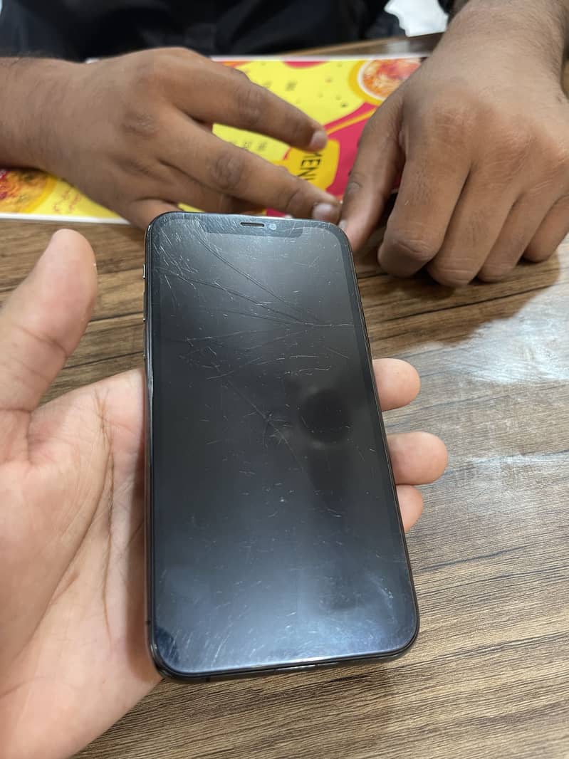 iPhone 11 Pro 3