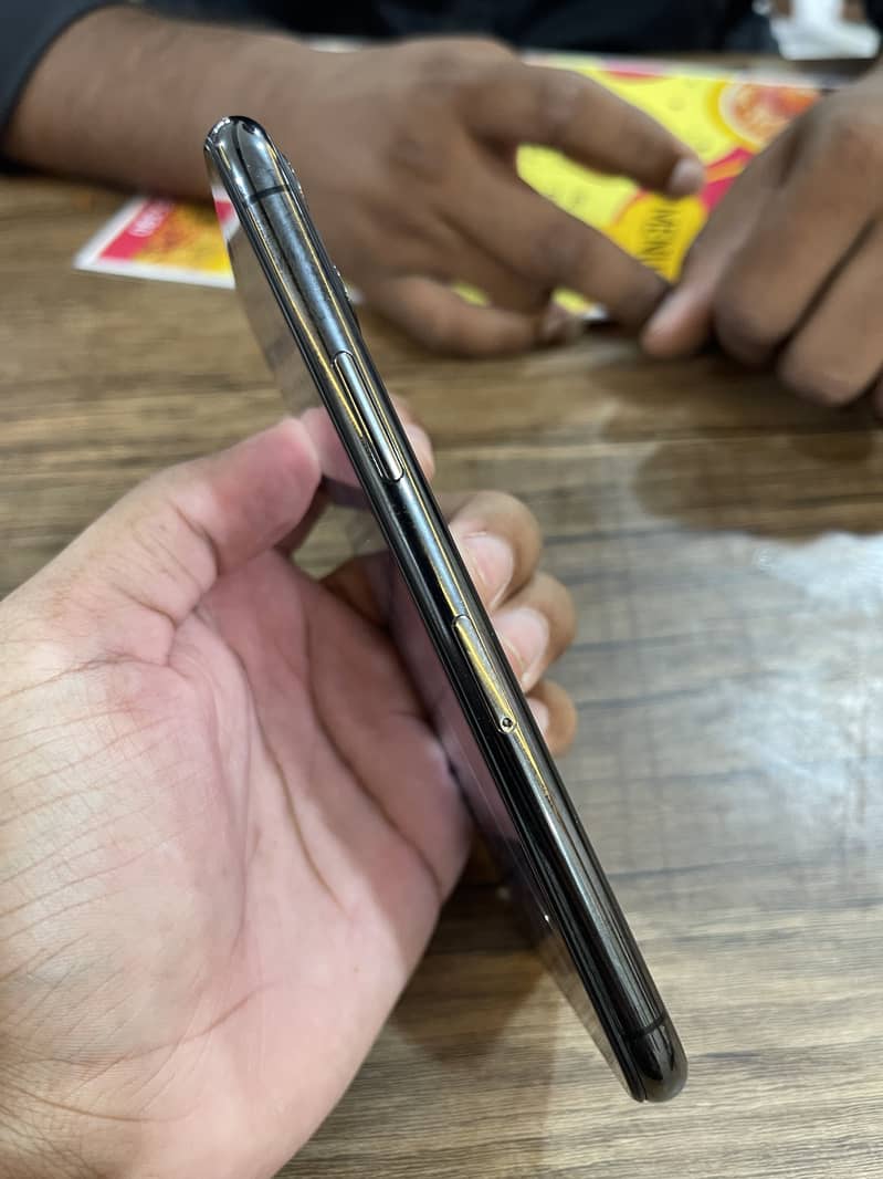 iPhone 11 Pro 7