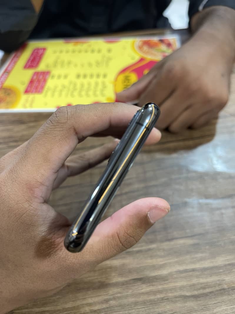 iPhone 11 Pro 9