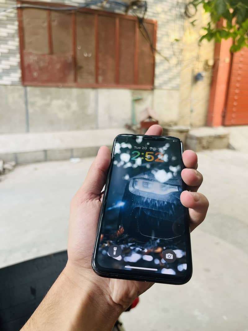 Apple iPhone XS 0