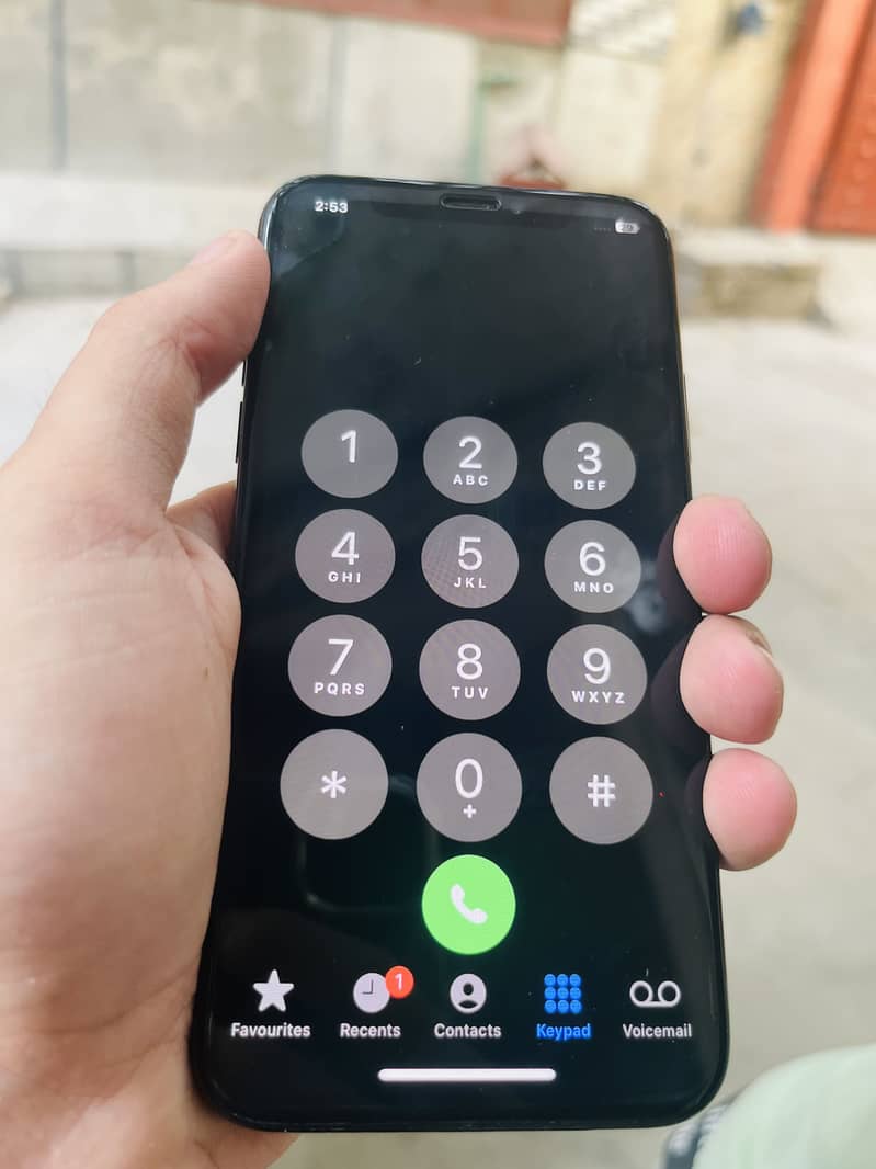 Apple iPhone XS 4