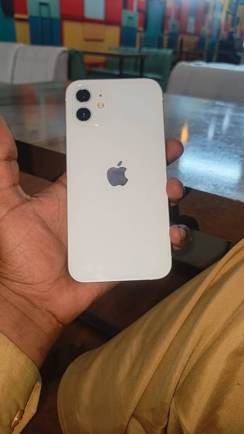 Apple iPhone 12 0