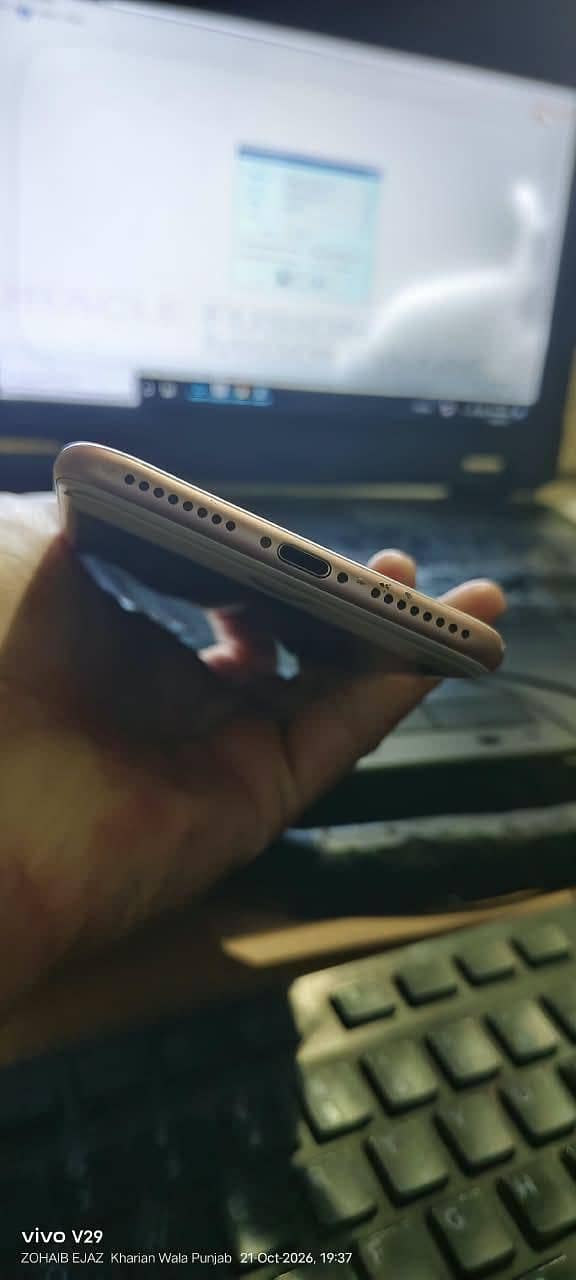 Apple iPhone 7 Plus 3