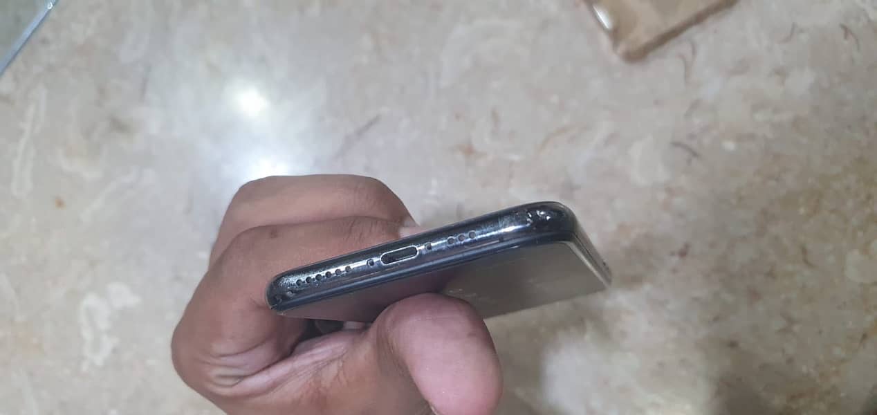 Apple iPhone XS 0