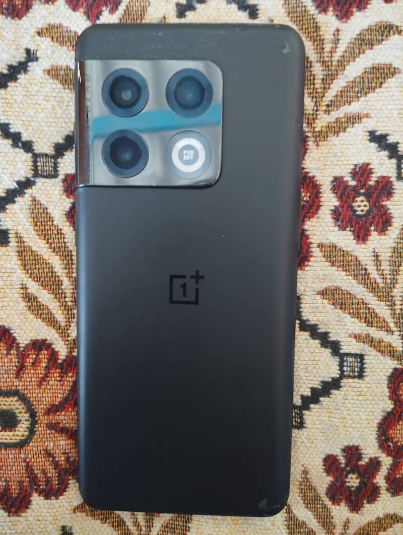 One Plus 10 Pro 4