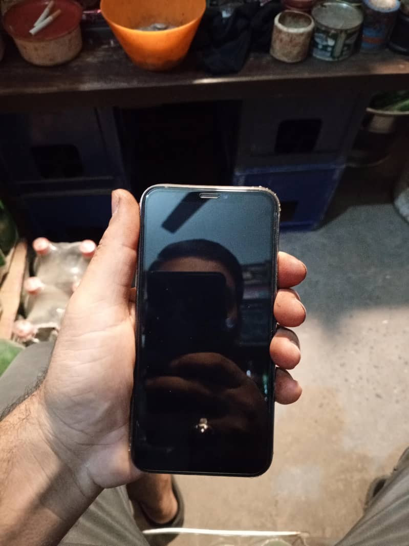 Apple iPhone XS 5