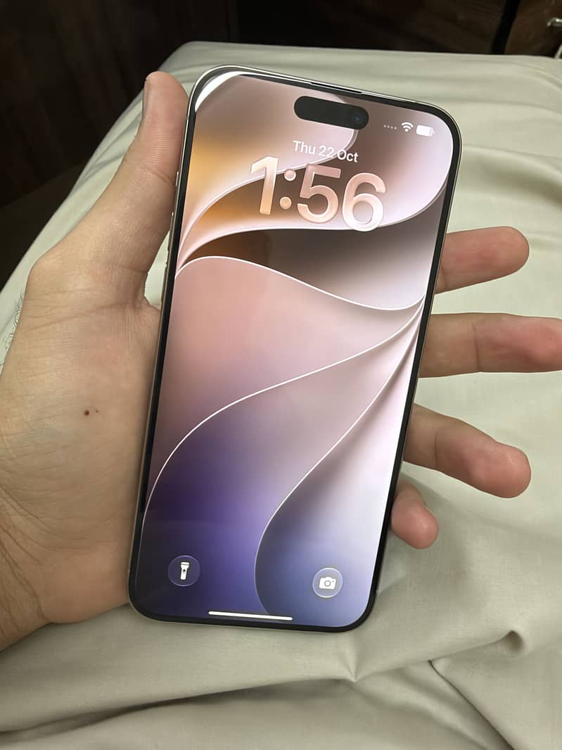 Apple iPhone 15 Pro Max 1