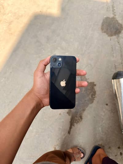 Apple iPhone 13
