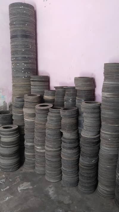 Clutch plates disc Leader's ki laatt available ha .