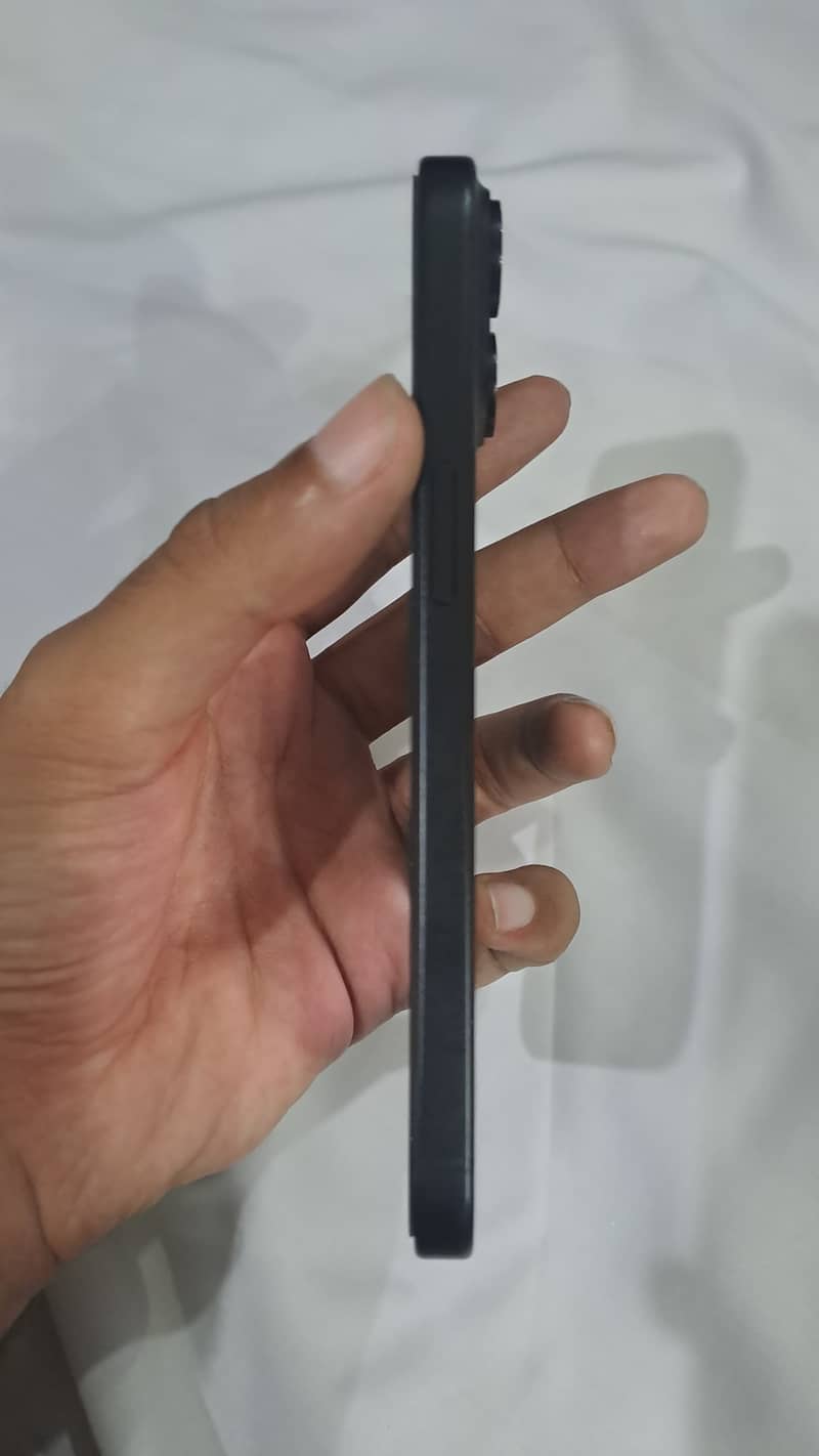 Apple iPhone 15 3