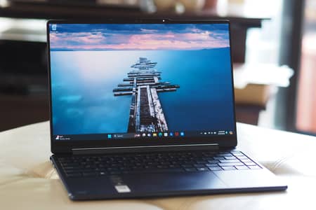 Lenovo Yoga 9i Gen 9, Ultra 7, 16GB, 1TB, 2.8K OLED 120Hz Touch