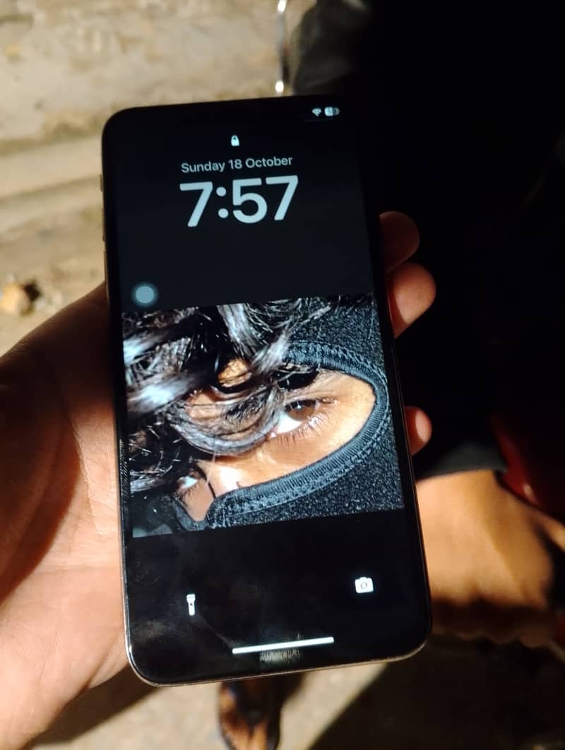 Apple iPhone XS Max 3