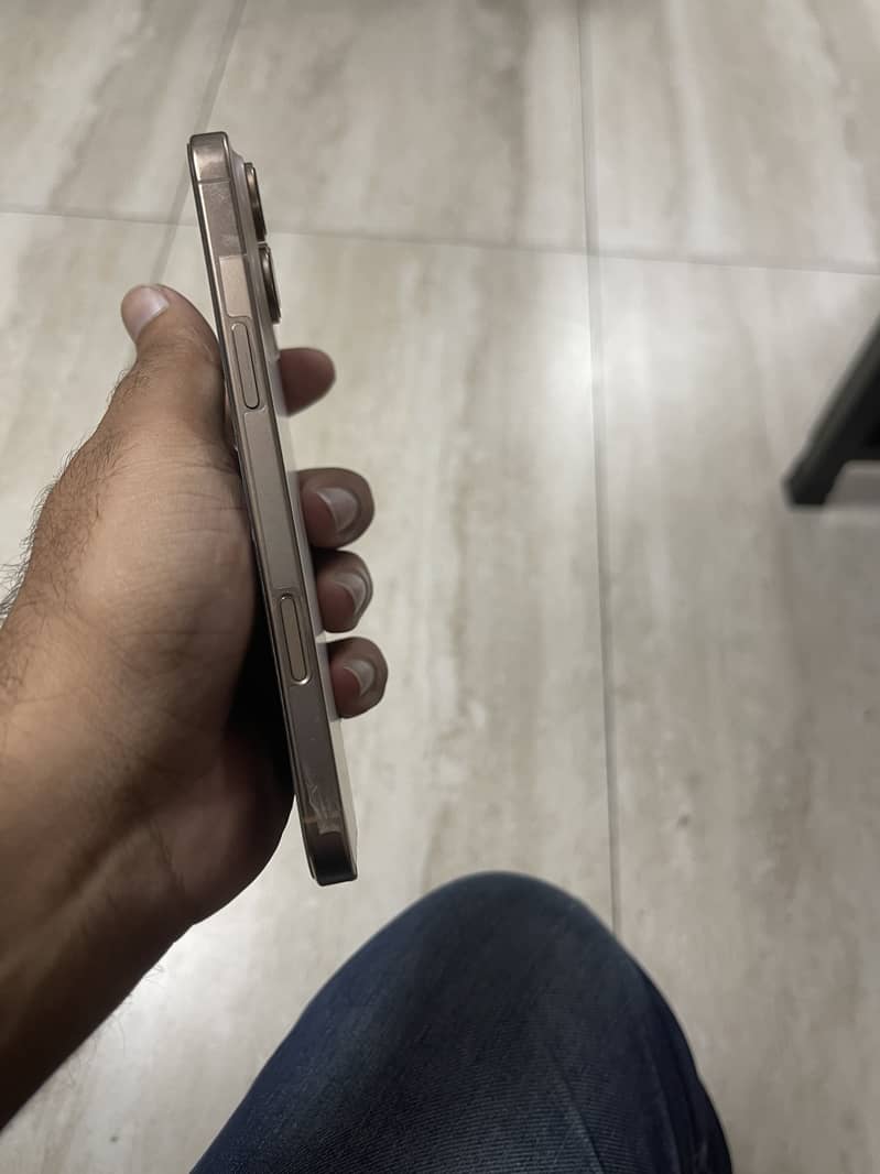 Apple iPhone 16 Pro Max Jv 1
