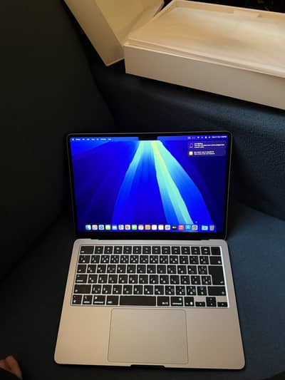 Apple MacBook Air 13-inch M4 (2025) | 16GB RAM | 256GB SSD | Box & Ac