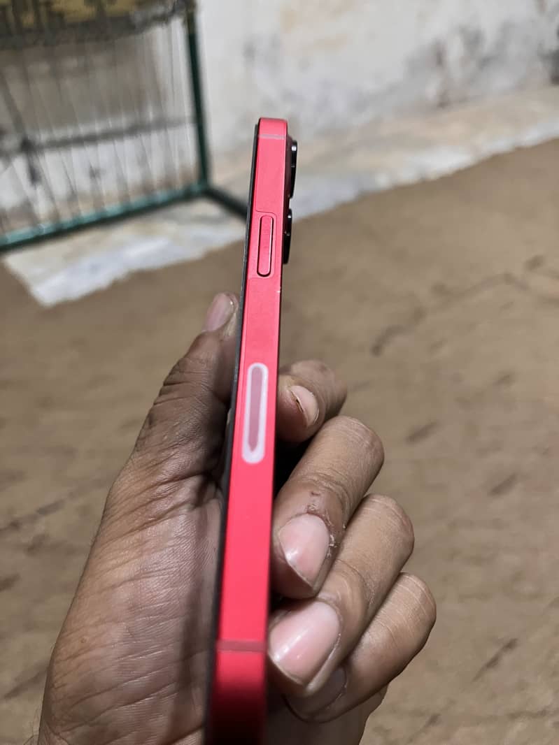 Apple iPhone 13 2